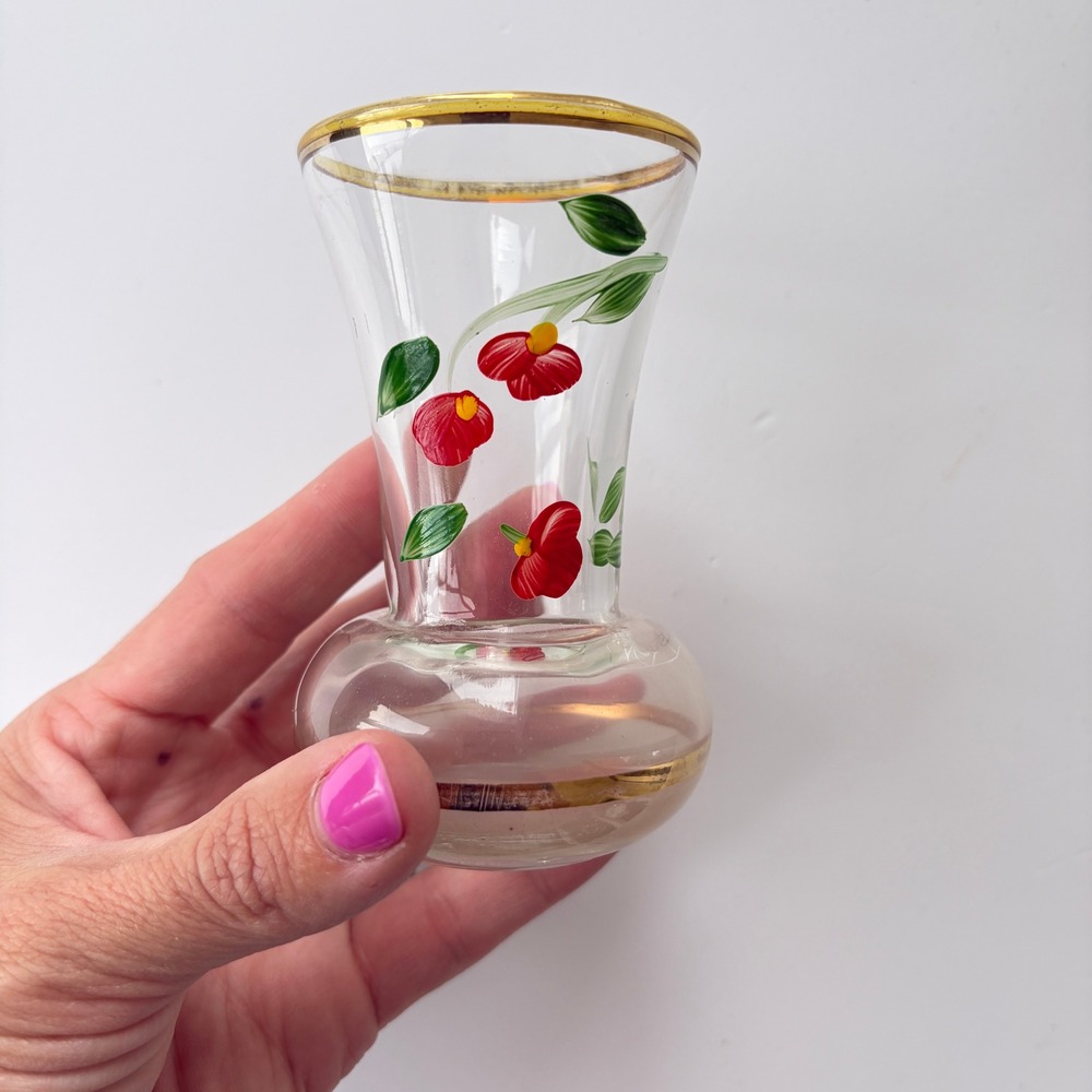 Vintage Hand Painted Floral Glass Bud Vase Red Flowers Gold Rim 3.75 Inch - Picture 7 of 7